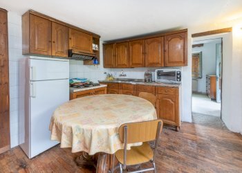 Cucina - Casa indipendente Località Barrale, 1, Luserna San Giovanni - foto 7