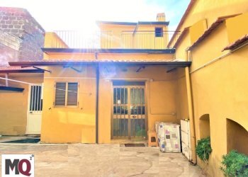 Independent house Carinola - photo 1