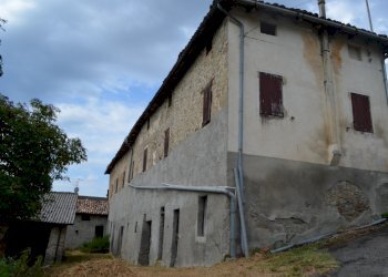 Porzione di casa Carpineti - foto 1