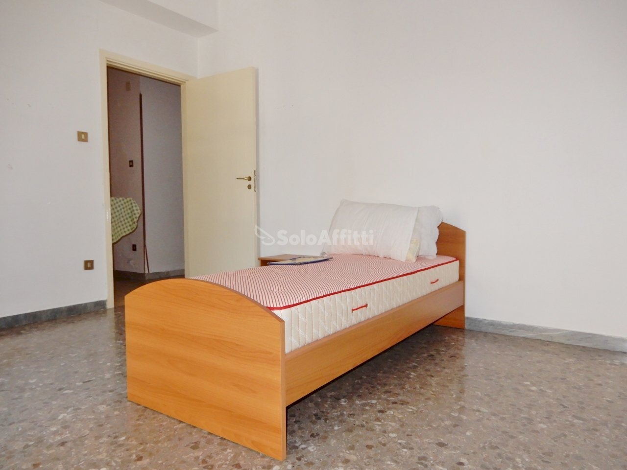 Camera - Four-room apartment Catanzaro - photo 3