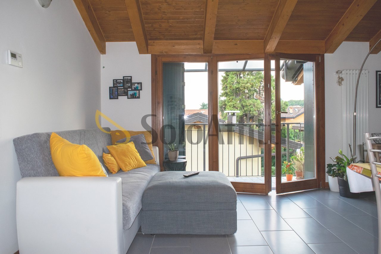 zona giorno - Three-room apartment Cabiate - photo 2