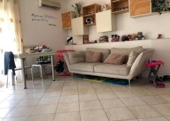 291598235_537335718075800_8183210749190292417_n.jp - Appartamento Massarosa - foto 3