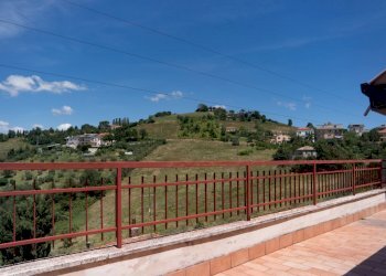 08 OFFIDA - TRILOCALE CON TERRAZZO PANORAMICO.jpg - Appartamento Offida - foto 1