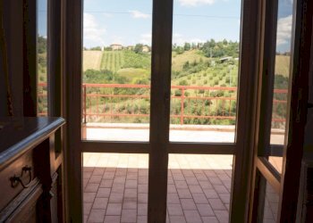 05 OFFIDA - TRILOCALE CON TERRAZZO PANORAMICO.jpg - Appartamento Offida - foto 3