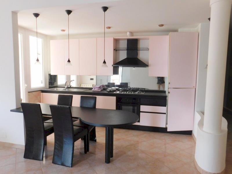 Trilocale Savona (zona Oltreletimbro) - foto 1