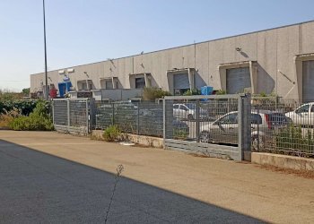 piazzale lato magazzino 2 - Capannone via Manfredonia, Foggia - foto 2