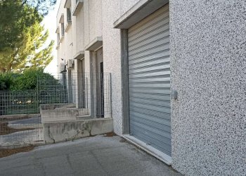 vista piazzale ingresso pedonale 3 - Capannone via Manfredonia, Foggia - foto 6