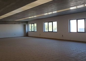 primo piano 2 - Capannone via Manfredonia, Foggia - foto 7