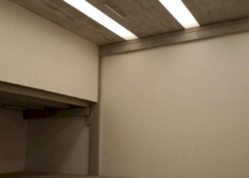 differenza altezza del pianterreno - Capannone via Manfredonia, Foggia - foto 13