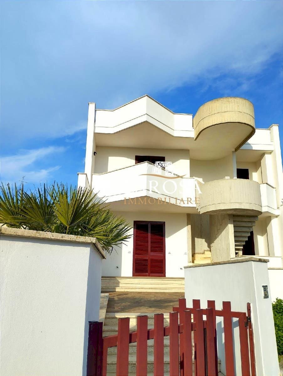 1.jpg - Quadrilocale Vernole - foto 1