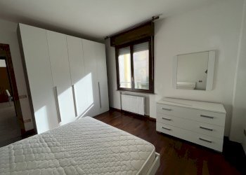 camera da letto - Bilocale Reggio nell'Emilia - foto 4