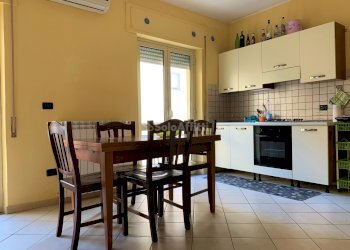 Three-room apartment Catanzaro - photo 2