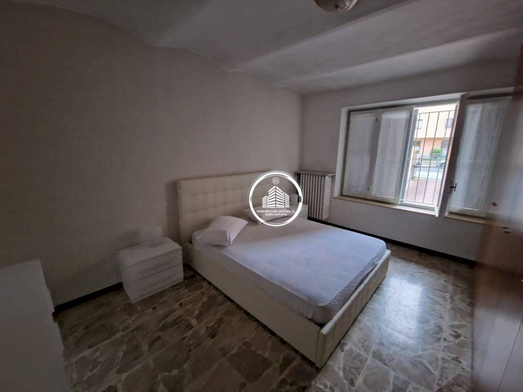 Camera da letto - Bilocale via Umberto I, Bra - foto 3