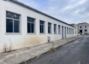 IMG_9210.JPG - Locale Commerciale via Fauser 5E, Novara - foto 6