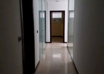 corridoio - Ufficio Bologna (zona Fossolo) - foto 5