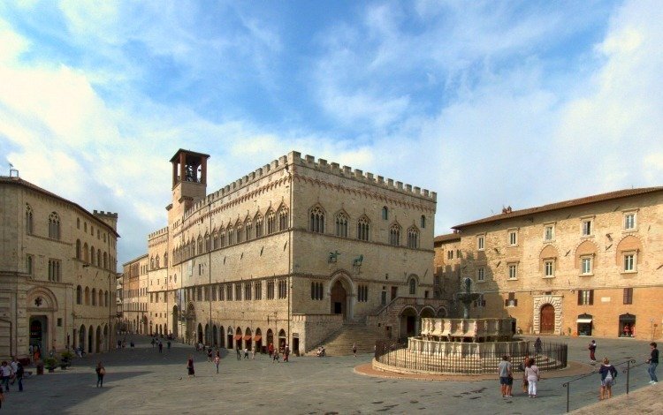 viste - Non Alimentare Piazza Danti, Perugia - foto 1