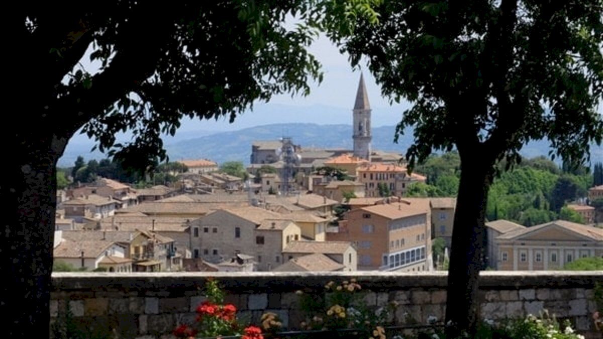 viste - Non Alimentare Piazza Danti, Perugia - foto 3