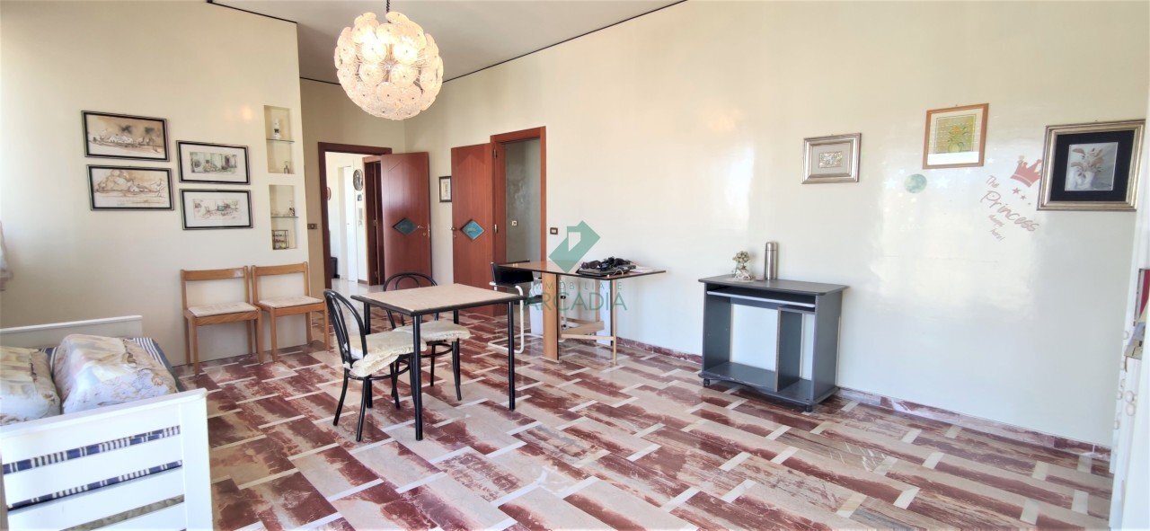 soggiorno - Appartamento Via Pietro Carenza  20, Turi - foto 3