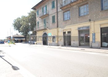 ESTERNO - Locale Commerciale Via Giuseppe Garibaldi 165, Umbertide - foto 13