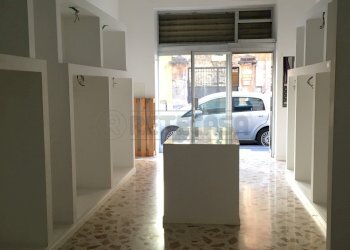 IMG_1603.JPG - Locale Commerciale Via Carlo Granozio 7, Salerno - foto 4