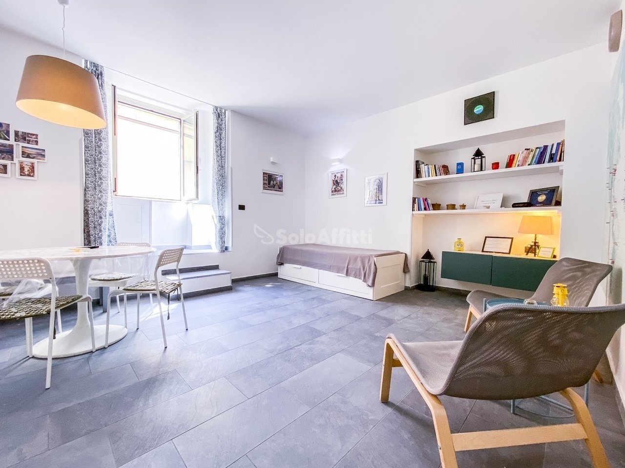 SOGGIORNO CON ANGOLO COTTURA - Bilocale Salita Pontecorvo, Napoli (zona Montecalvario) - foto 1