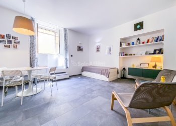 SOGGIORNO CON ANGOLO COTTURA - Appartamento Salita Pontecorvo, Napoli (zona Montecalvario) - foto 2