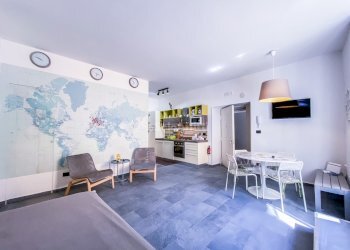 SOGGIORNO CON ANGOLO COTTURA - Appartamento Salita Pontecorvo, Napoli (zona Montecalvario) - foto 7