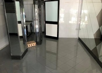 2.jpg - Locale Commerciale via dei girasoli, Guidonia Montecelio - foto 3