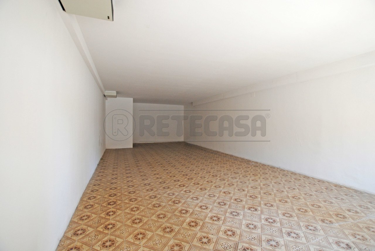 Retecasa_Cornedo - Commercial Premises via monte pasubio  27, Cornedo Vicentino - photo 3