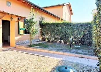 Fiumicino, Maccarese - villa a schiera con giardin - Terraced Villa Viale dei Monti dell'Ara, Fiumicino - photo 3