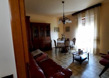 22 RIPATRASONE-CASA INDIPENDENTE CON 12 ETTARI DI - Casa indipendente Ripatransone - foto 15