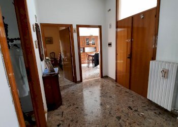 27 RIPATRASONE-CASA INDIPENDENTE CON 12 ETTARI DI - Casa indipendente Ripatransone - foto 19