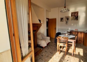 19 RIPATRASONE-CASA INDIPENDENTE CON 12 ETTARI DI - Casa indipendente Ripatransone - foto 21