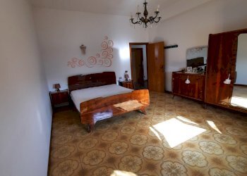 32 RIPATRASONE-CASA INDIPENDENTE CON 12 ETTARI DI - Casa indipendente Ripatransone - foto 23