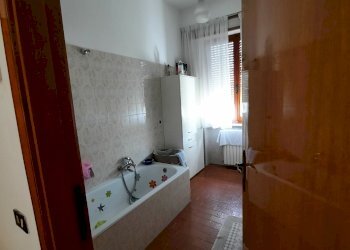 30 RIPATRASONE-CASA INDIPENDENTE CON 12 ETTARI DI - Casa indipendente Ripatransone - foto 24
