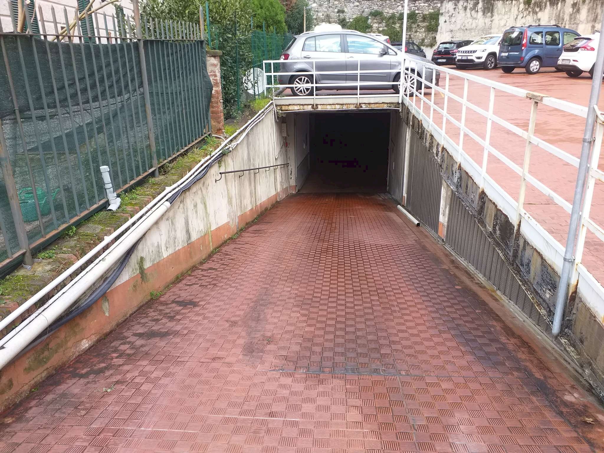 BOX AFFITTO CARIGNANO VIALE ASPROMONTE (6) - Box viale Aspromonte, Genova (zona Carignano) - foto 2