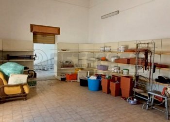 3.jpeg - Laboratorio Via montella, Maddaloni - foto 4