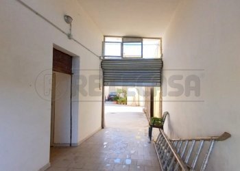 WhatsApp Image 2022-09-22 at 12.59.19 (2).jpeg - Laboratorio Via montella, Maddaloni - foto 11