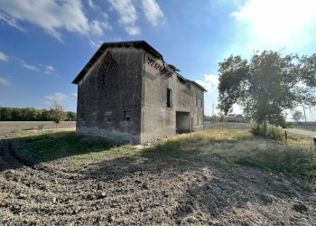 IMG_9126.JPG - Rustico Via Madonna 14, Camposanto - foto 1