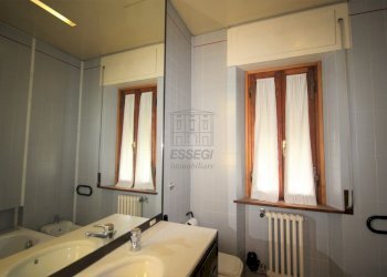 villa singola divisa in quattro appartamenti (2).J - Villa Via del Cimitero di Vicopelago 533, Lucca - foto 5