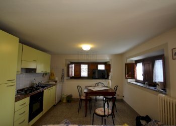 villa singola divisa in quattro appartamenti (10). - Villa Via del Cimitero di Vicopelago 533, Lucca - foto 10