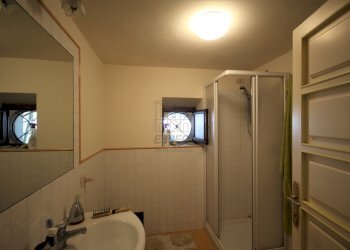 villa singola divisa in quattro appartamenti (12). - Villa Via del Cimitero di Vicopelago 533, Lucca - foto 12