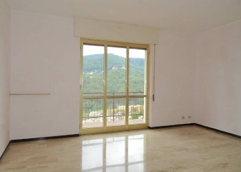 Stanza non arredata - Three-room apartment via Casareggio, Moconesi - photo 5
