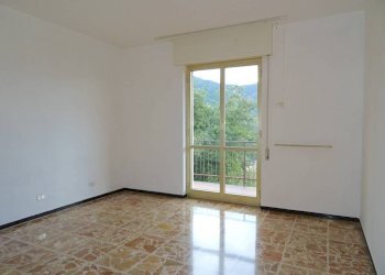 Stanza non arredata - Three-room apartment via Casareggio, Moconesi - photo 7
