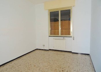 Stanza non arredata - Three-room apartment via Casareggio, Moconesi - photo 13