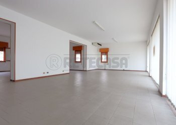 IMG_2652.JPG - Locale Commerciale Via S. Quasimodo, Grisignano di Zocco - foto 2