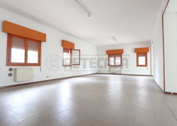 IMG_2644.JPG - Locale Commerciale Via S. Quasimodo, Grisignano di Zocco - foto 5