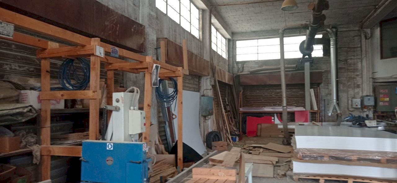 IMG_20220928_100152.jpg - Locale Commerciale Luni - foto 1