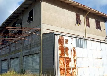 IMG_20220928_100040.jpg - Locale Commerciale Luni - foto 5