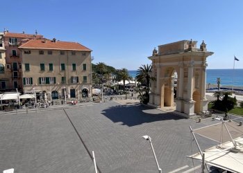 IMG_1081.jpg - Appartamento Piazza Vittorio Emanuele II 5, Finale Ligure - foto 1